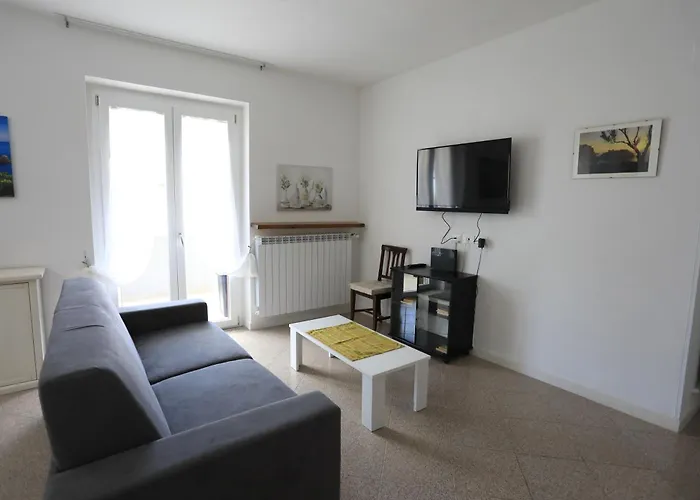 Karola's House تروبيا